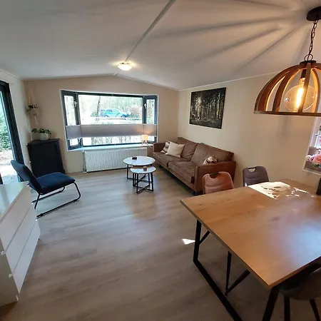 Alpehytte In 'boshuisje Dennenrust' *