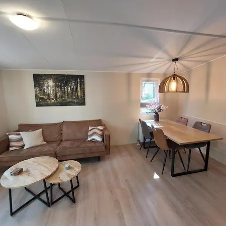 In 'boshuisje Dennenrust' Alpehytte *