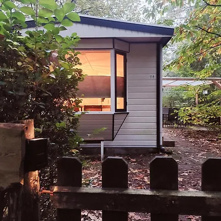 In 'boshuisje Dennenrust' Hattemerbroek