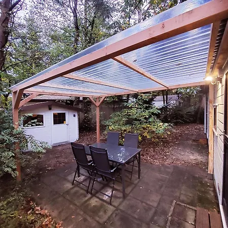 In 'boshuisje Dennenrust'